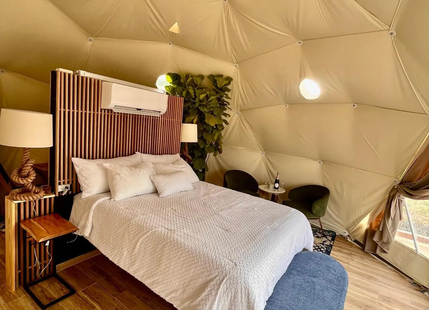 Luxury tent Glasswing Dome Hotel Boqueron